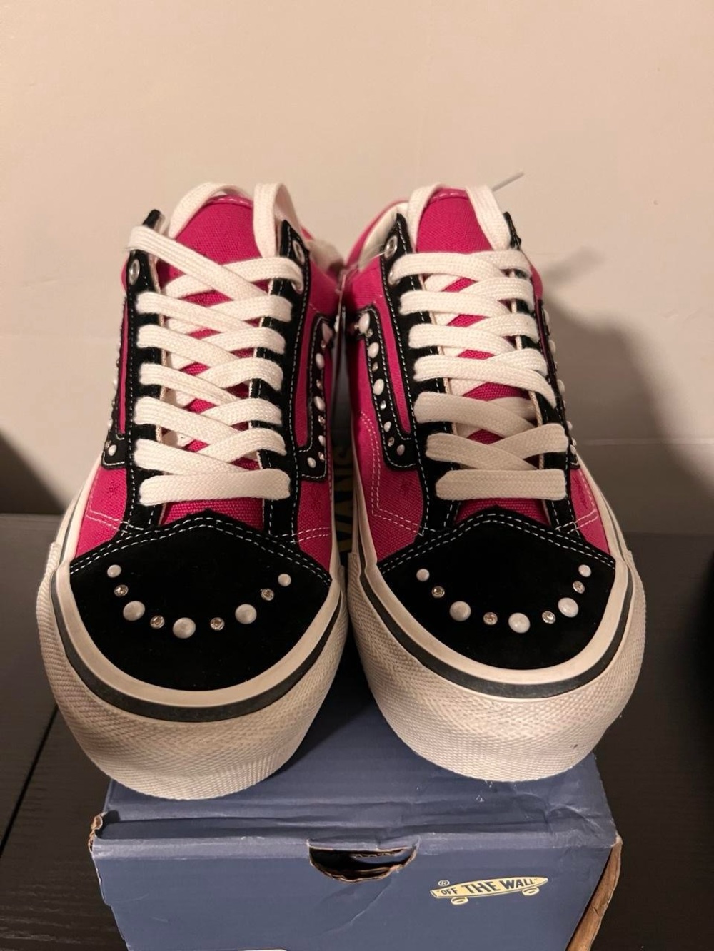 Pink and black pearlized vans - Picture 3 of 6